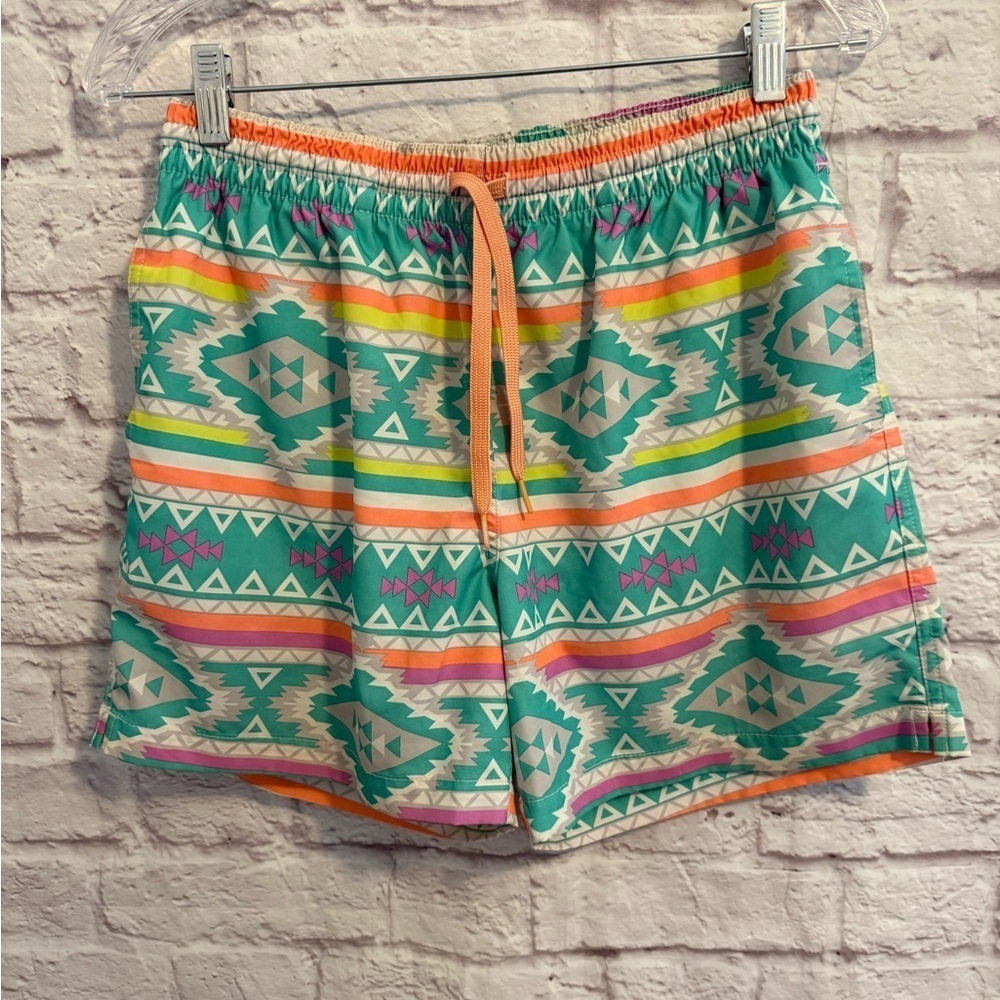 Chubbies men’s medium swim trunks bathing suit 5.5” inseam teal geometric M
